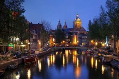 1-Hour Amsterdam Evening Canal Cruise - On-Board Audio: How It Helps, and What Can Go Wrong