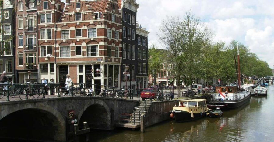 2.5-Hour Amsterdam Sightseeing Tour by Bike - Key highlights at a glance