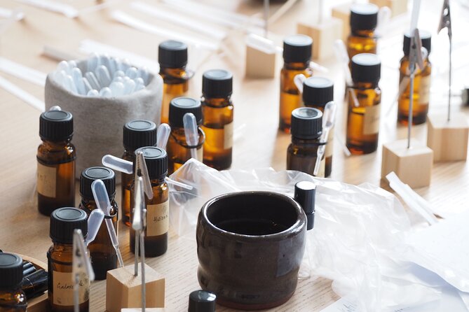 3 Hours Perfume Making Workshop in Amsterdam - What You Take Home: Linen Pouch, Sample Spray, and a Formula