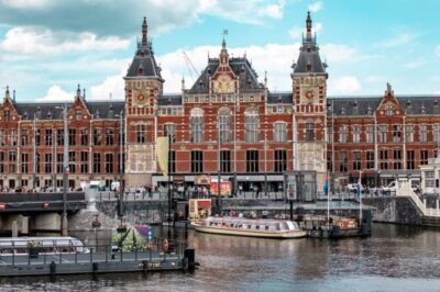 5 hrs Golden Age Amsterdam Private Walking Tour With Local Guide - Pricing and Tickets: Where the Real Budget Goes