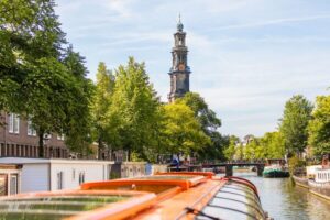 Amsterdam 1-Hour Canal Cruise and Ripley’s Believe it or Not - The 1-hour glass-topped canal cruise: UNESCO sights you can actually see