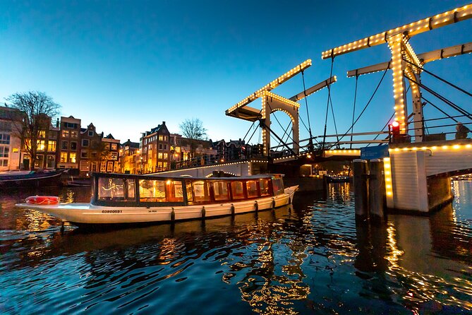 Amsterdam: 1-Hour Canal Cruise in the Evening - Munttoren and money-making history you can actually picture