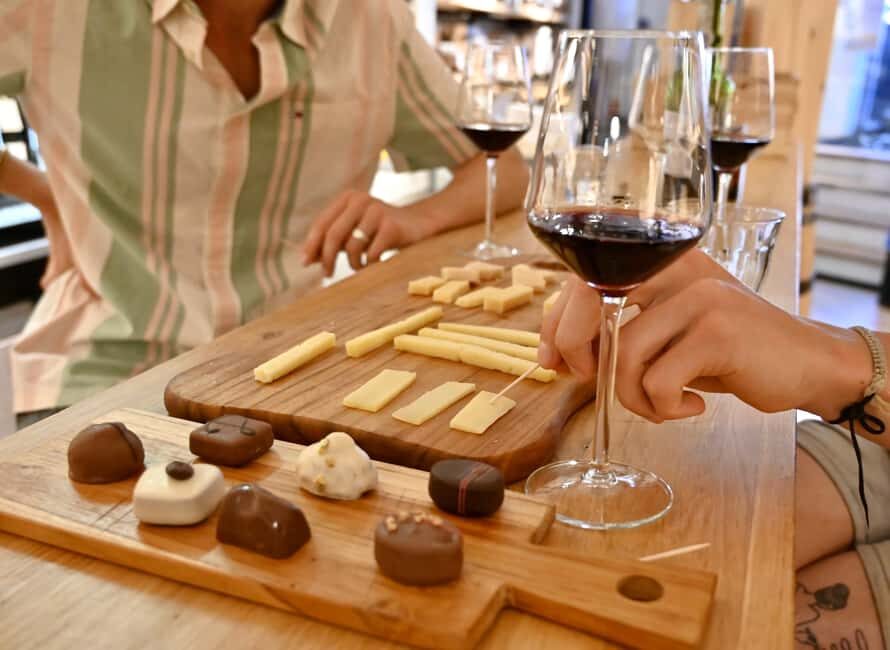 Amsterdam: 10 Tastings Guided Food Tour by UNESCO Canals - A Three-Neighborhood Taste Route Through Canal-Side Amsterdam