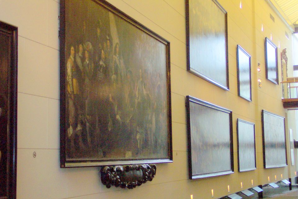 Amsterdam: 2.5-Hour Historic Private Walking Tour - Spui mansions, the Begijnhof courtyard, and the Civic Guards Gallery paintings
