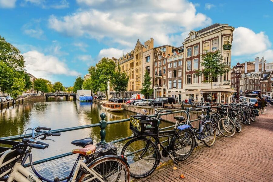 Amsterdam: 3-Hour Private Bike Tour of the City Center - Price and value: what $185 buys you for 3 hours in Amsterdam