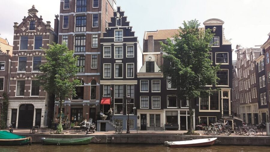 Amsterdam: 3-Hour Private Bike Tour of the City Center - Prinsengracht to the Jordaan: canal-life atmosphere without the stress