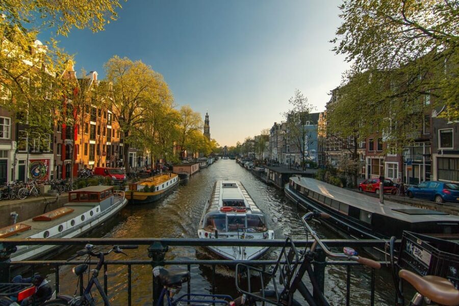 Amsterdam: 3-Hour Private Bike Tour of the City Center - How the guide keeps the ride at your speed (and in your language)