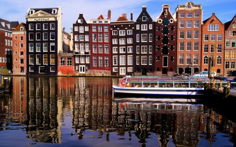 Amsterdam: 3-Hour Private Highlights City Tour by Minivan - Jordaan streets and canals: where Amsterdam feels lived-in