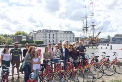 Amsterdam 3 hrs Bike Tour – live guide En/Fr/De/Nl/Sp - Stop 1: The Jordaan Canals and the Stories Behind Rozengracht