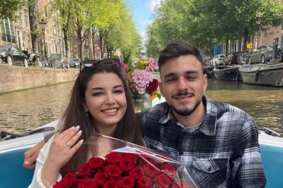 Amsterdam 90-min Private Canal Cruise with Live Guide and Drinks - Meeting at Prinsengracht 375 and what the boat experience feels like
