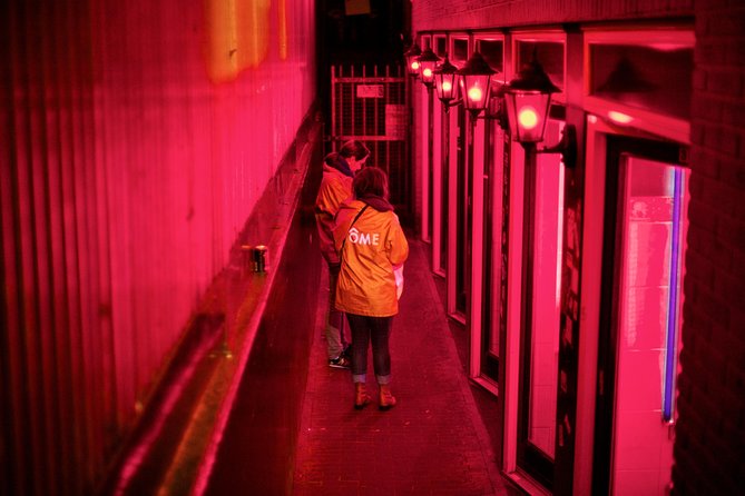 Amsterdam After Dark: Public Red Light District Exploration - Why the small-group size matters on a sensitive topic