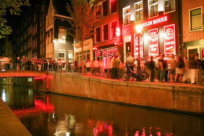 Amsterdam After Dark: Public Red Light District Exploration - Bulldog The First: connecting the district with marijuana culture
