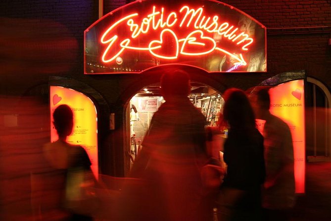 Amsterdam After Dark: Public Red Light District Exploration - Food tasting and snacks: Stroopwafel plus 37-flavor gelato