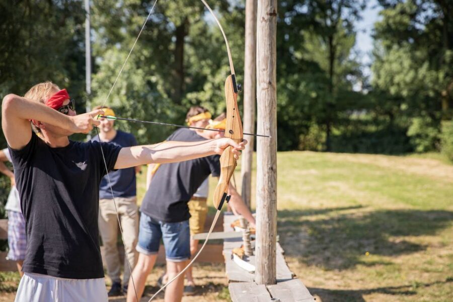 Amsterdam: An Unforgettable Archery Experience! - Coaching that helps beginners: Equipment and language support