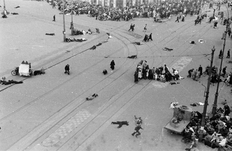 Amsterdam: Anna Frank and World War II History Walking Tour - Key highlights worth planning for