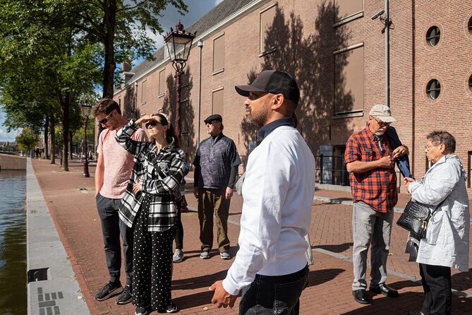 Amsterdam: Anne Frank and World War II Walking Tour (TOP RATED) - Dam Square, Royal Palace area, and De Schaduwkade: memory in the center