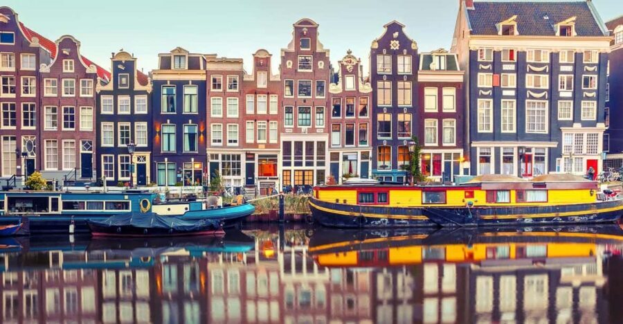 Amsterdam Audioguide - TravelMate app for your smartphone - Why a smartphone audioguide makes Amsterdam easier