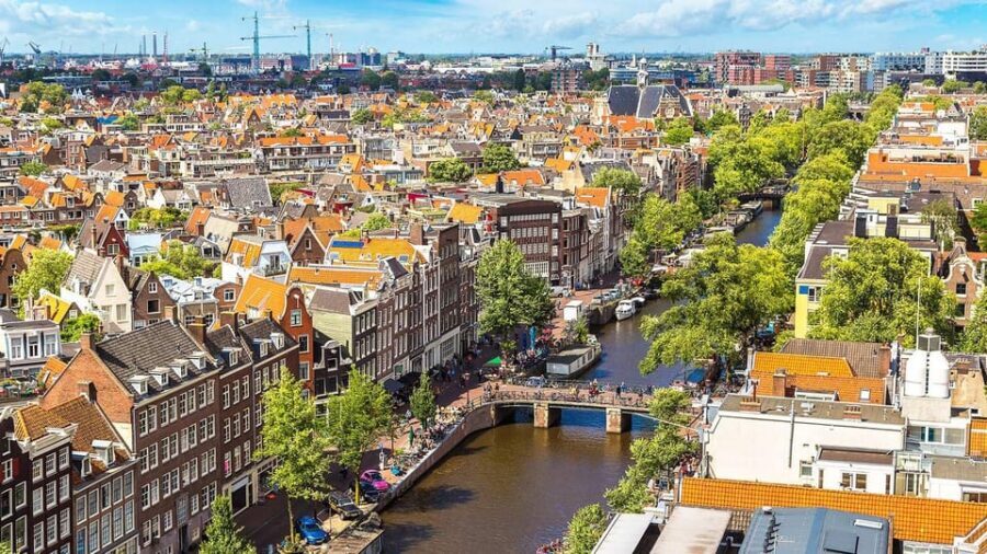 Amsterdam Audioguide - TravelMate app for your smartphone - Anne Frank House: how to listen without getting lost