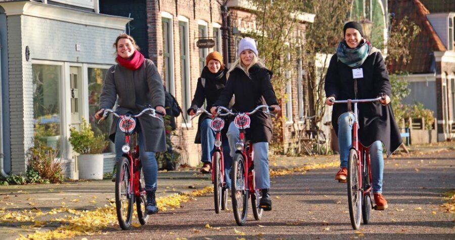 Amsterdam: Bike Tour (Noord) in German or English - How the small private group changes the experience