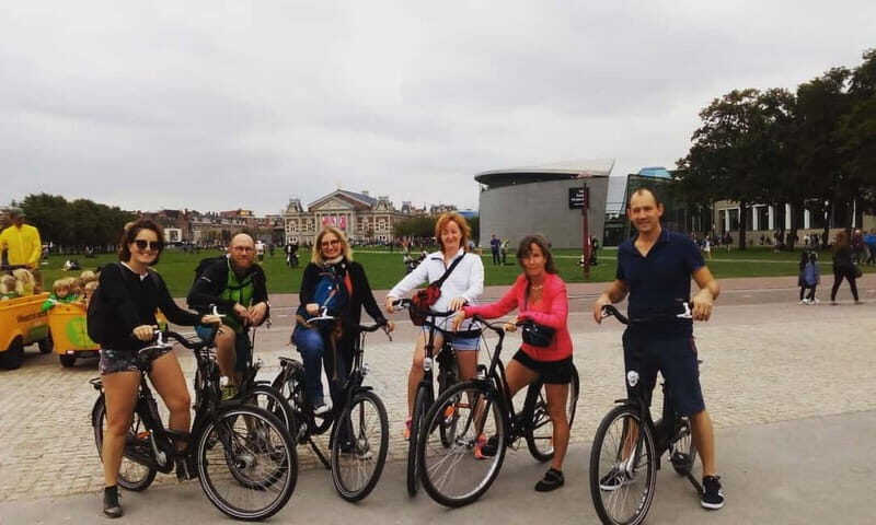 Amsterdam bike tour with a French-speaking guide local! - Why this French bike tour makes your first day in Amsterdam easier