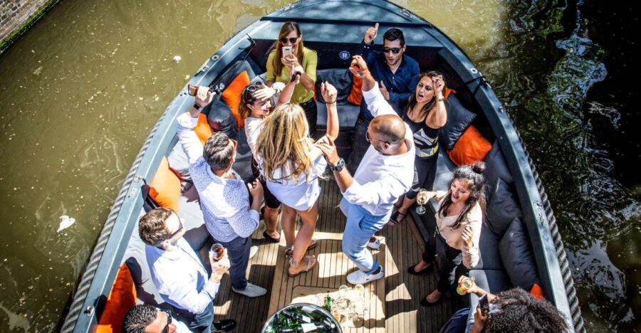 Amsterdam: Canal Belt Private Beer Boat Tour - Key things to know before you board