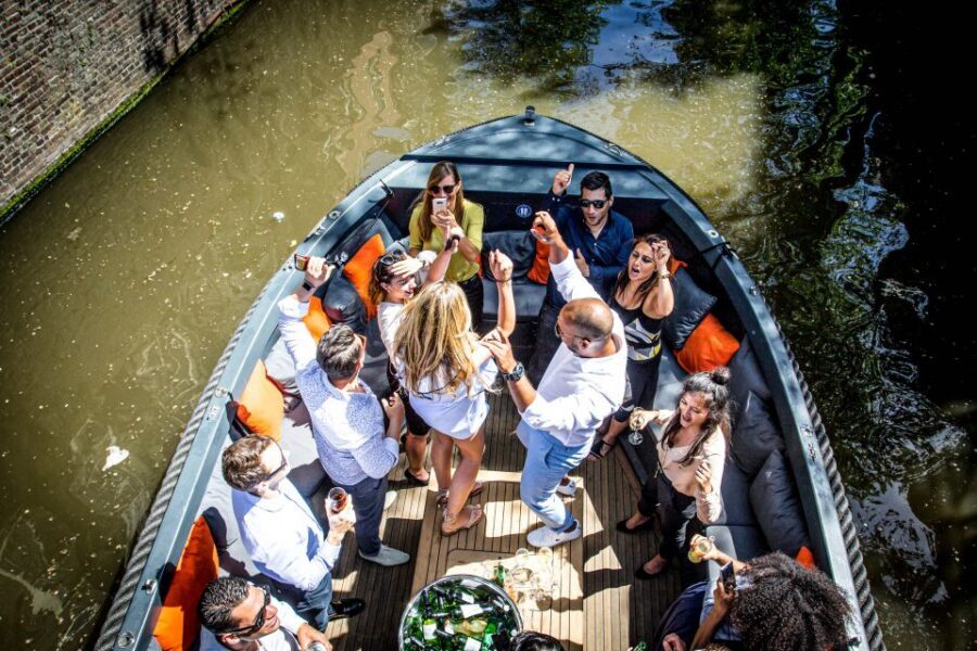 Amsterdam: Canal Belt Private Beer Boat Tour - English Guide + Experienced Skipper: What You Actually Get On Board