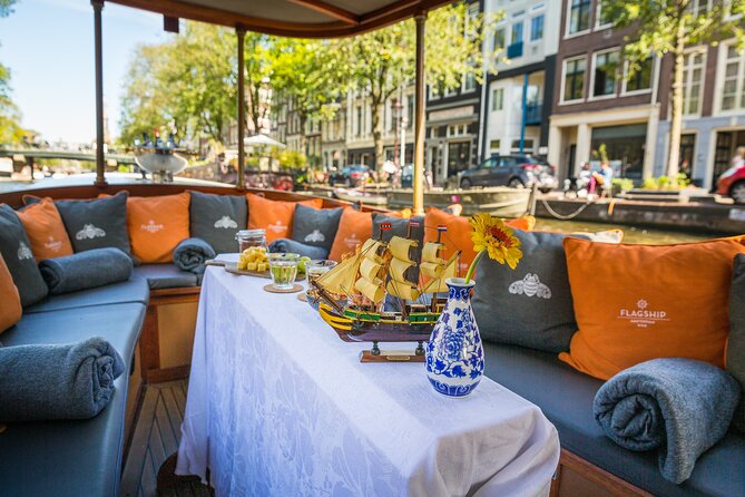 Amsterdam Canal Cruise in Classic Salon Boat With Drinks and Cheese - Drinks and Dutch cheese: the included tasting that makes it feel special