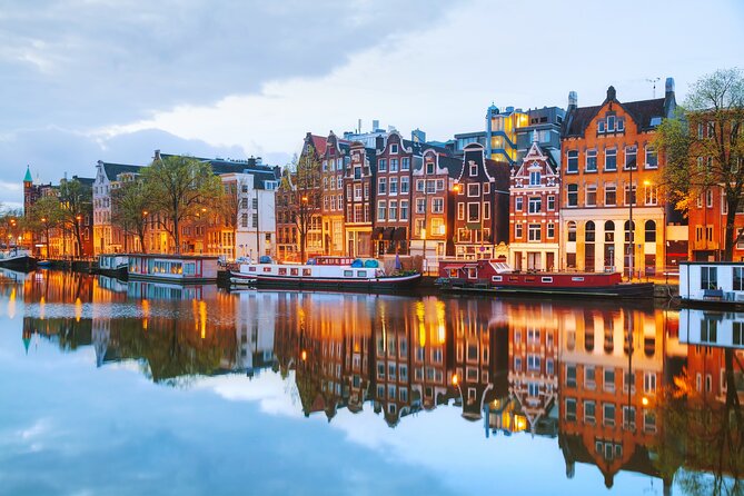 Amsterdam Canal Cruise in Classic Salon Boat With Drinks and Cheese - Size, comfort, and the big step onto the boat