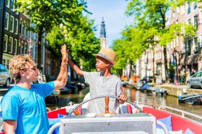Amsterdam Canal Cruise in Open Boat with Unlimited Drinks Option - Electric + Open Boat + Clear Photos: The Viewing Setup