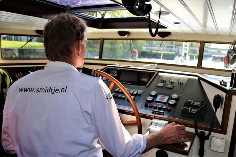 Amsterdam canal cruise with culinary burger or cheese & wine - Cheese & Wine Cruise Details: The Pairing Portion That Changes the Mood