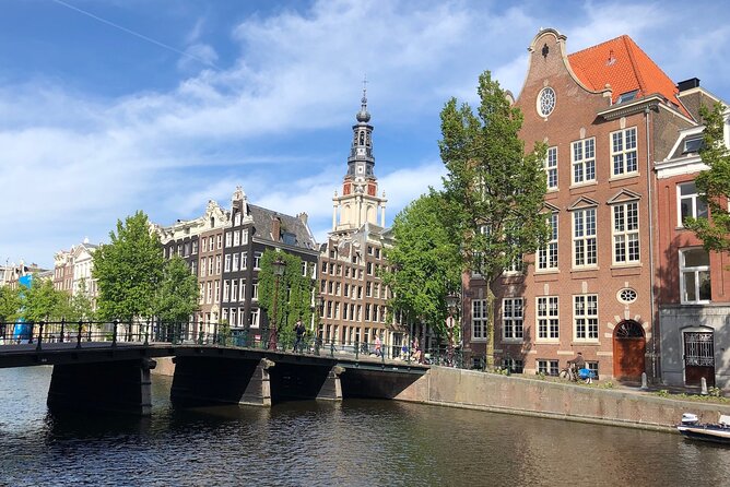 Amsterdam Canal Cruise with German Guide and unlimited drinks - German Guide Energy: What the Commentary Actually Adds