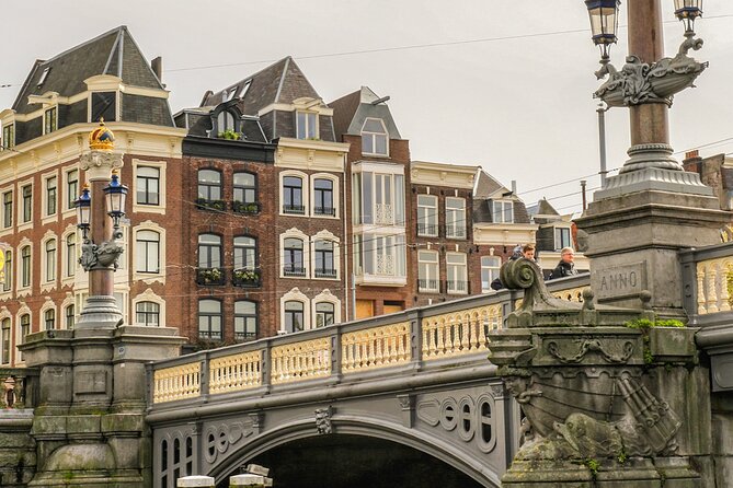 Amsterdam Canal Cruise with German Guide and unlimited drinks - Small Boat Feel: Why the Experience Doesn’t Match Big-Ship Cruises