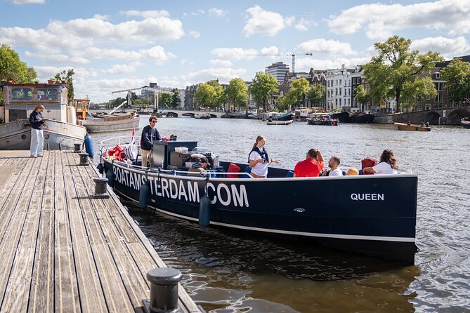 Amsterdam Canal Cruise with Live guide & Two drinks - Central St. - A one-hour Amsterdam reset: why this cruise works when you’re short on time