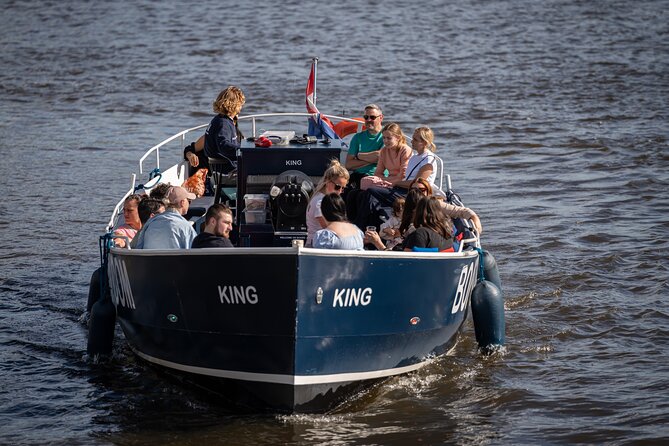 Amsterdam Canal Cruise with Live guide & Two drinks - Central St. - Price and value: is $32.67 a smart use of time?