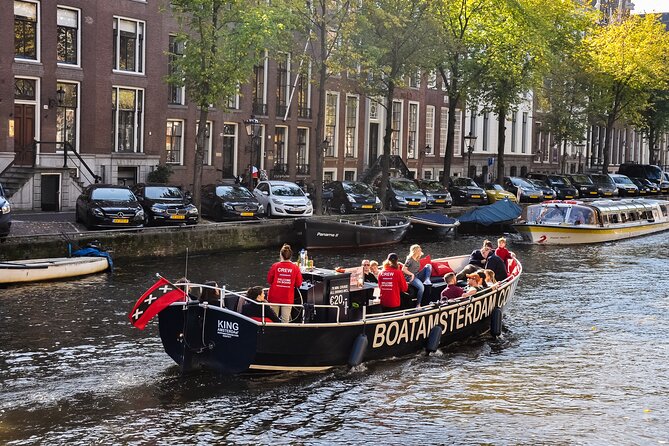 Amsterdam Canal Cruise with Open Bar - Central Station - Central Station departure: the easiest start you’ll find