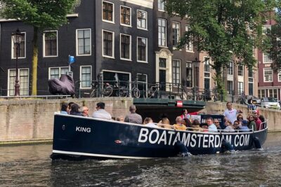 Amsterdam Canal Cruise with Open Bar - Central Station - Drinks and comfort on an electric open boat