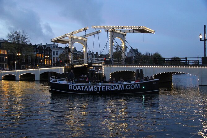 Amsterdam Canal Cruise with Open Bar - Central Station - When the boat feels small (and why that can be good)
