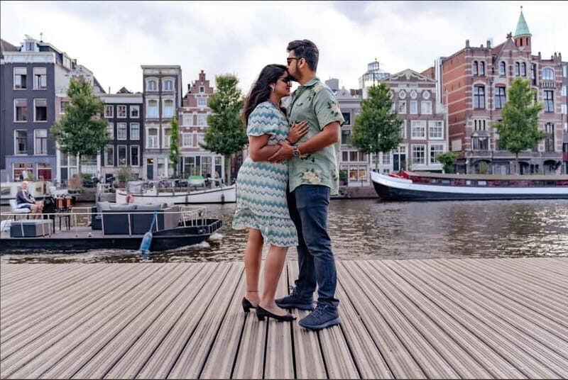 Amsterdam Canals Photoshoot: Private Solo, Family or Couples - Best-fit for couples, solo travelers, and families