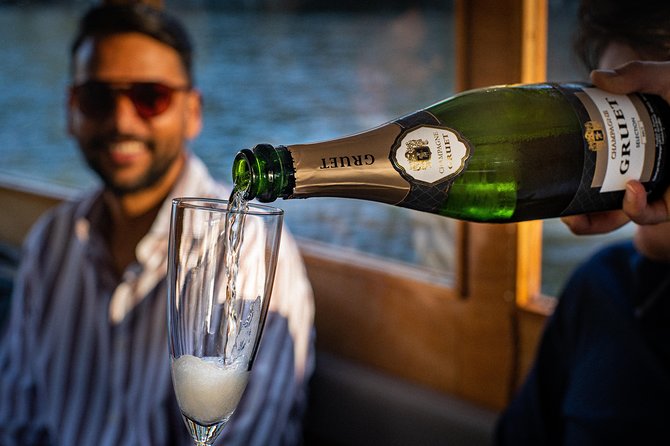 Amsterdam Champagne Private Canal Cruise - The Boat and Service: Classic Feel, Friendly Hosting