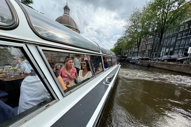 Amsterdam Cheese and Wine Canal Cruise - One hour, lots of Amsterdam: the Herengracht-to-Jordaan flow