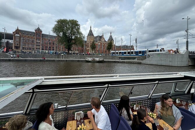 Amsterdam Cheese and Wine Canal Cruise - Hermitage Museum stop: a nursing-home-to-art detour