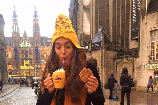 Amsterdam Christmas Walk with hot drink and Dutch treat - Noordermarkt finish: end near where you’ll want to wander