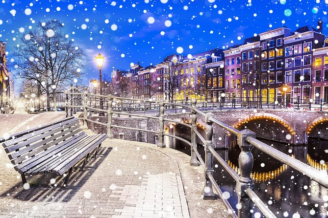 Amsterdam Christmas Walk with hot drink and Dutch treat - Spui stop: a history lesson you’ll actually use