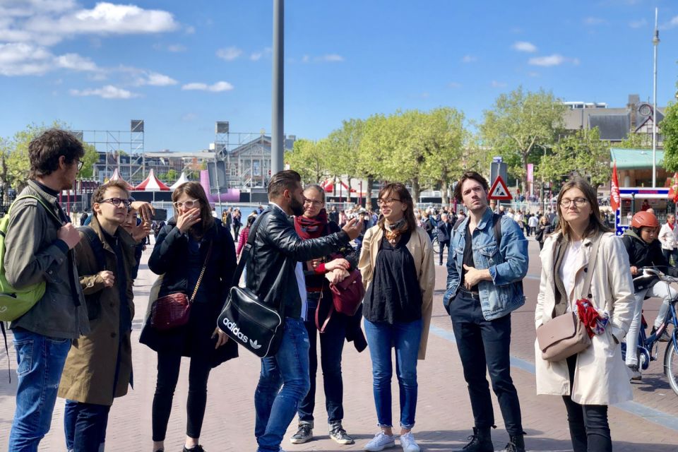 Amsterdam City Center Guided Walking Tour - 12 guests 2,5h - Starting near Central Station: a clean entry to the historic core