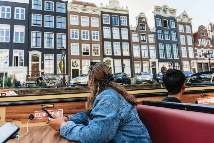 Amsterdam: City Centre Canal Cruise & Free Flower Cocktail - The route, step by step: what you’ll actually see from the water