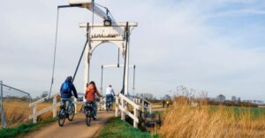 Amsterdam: Dutch Countryside E-Bike with Cheese & Clogs - Dikes, Canals, and Below-Sea-Level Farms: The Netherlands’ Water Engineering, Explained Simply