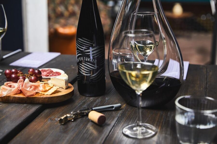 Amsterdam: Dutch Wine Tasting with Sommelier - Bread pairing, tap water, and extra bites