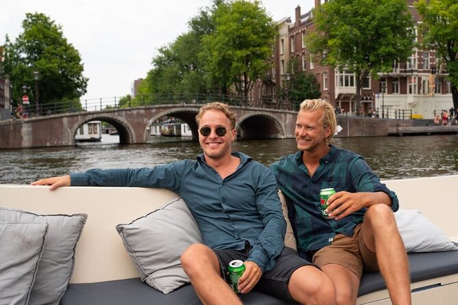 Amsterdam: Evening Candle Light Cruise With Wine & Cheese - The guided route: where you go and why each stop matters