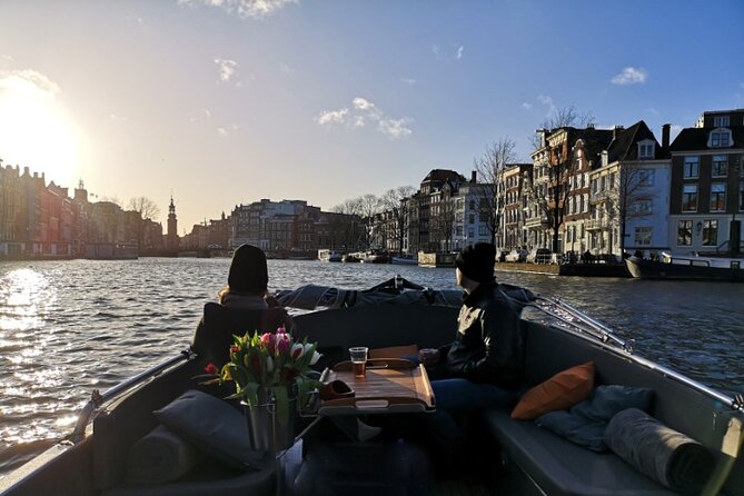 Amsterdam Evening Cruise in Small Group - Meeting Amsterdam Boat Adventures and getting comfortable fast