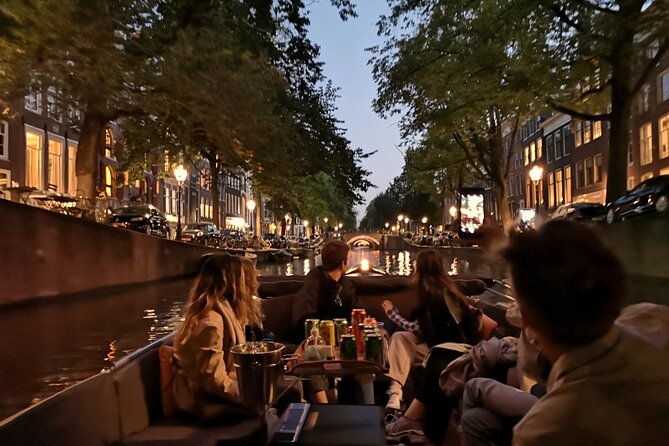 Amsterdam Evening Cruise in Small Group - How the captain-led format makes the tour feel personal